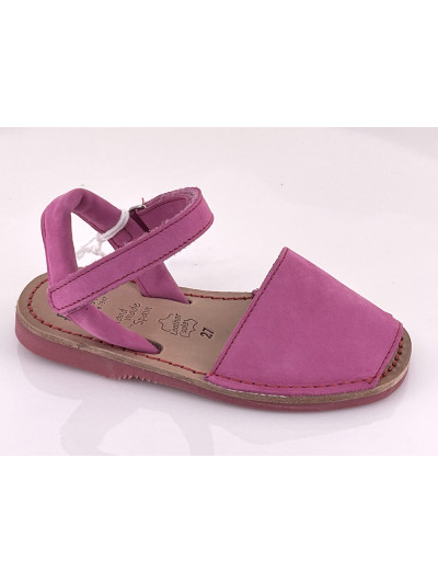 Sandalia de piel nubuck fuxia de niña tipo menorquina